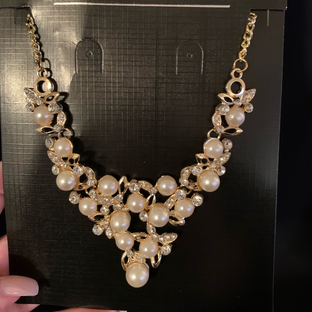 Statement necklace